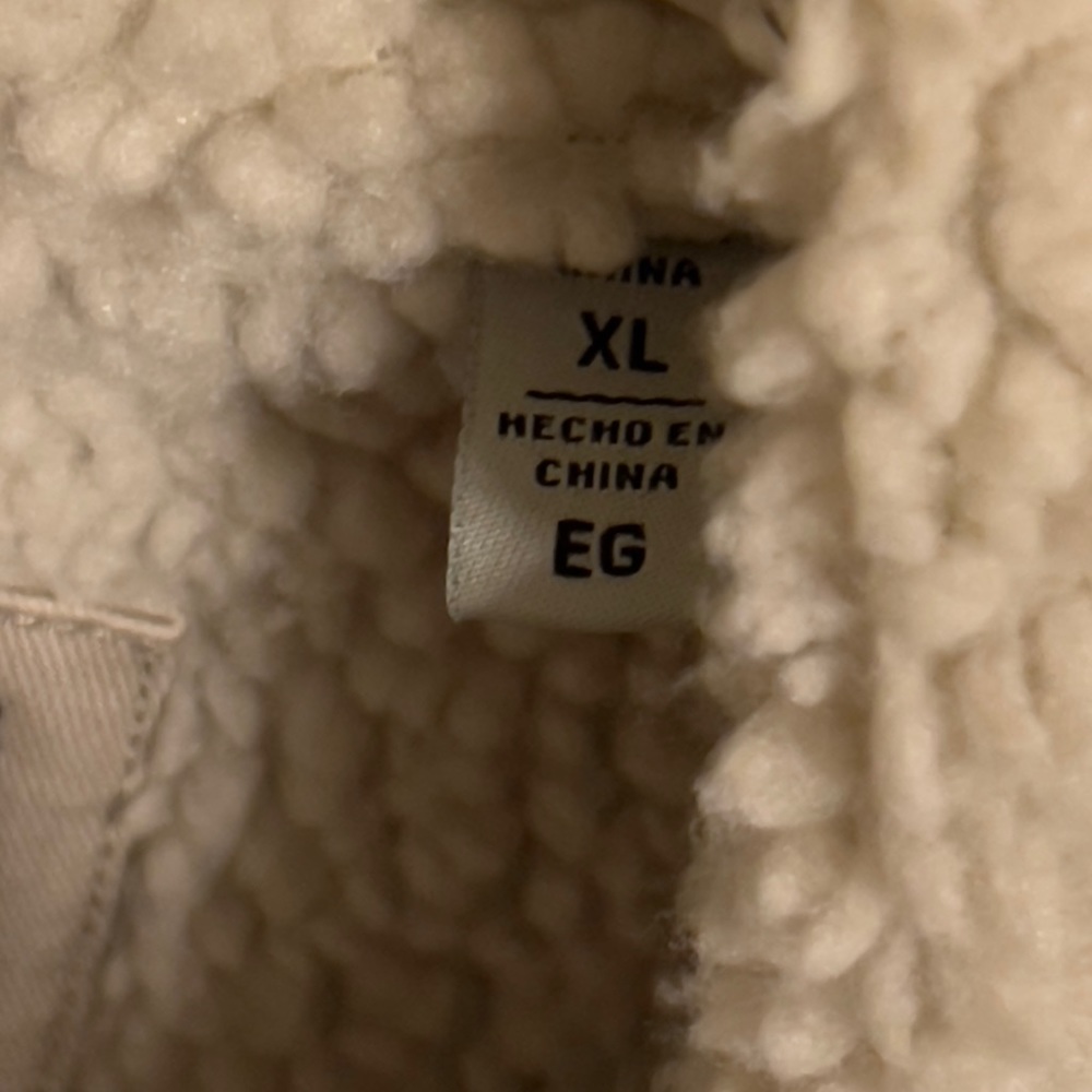 NWT!! Levi Strauss & Co. Women Sherpa lined Trucker Jacket - Picture 10 of 15